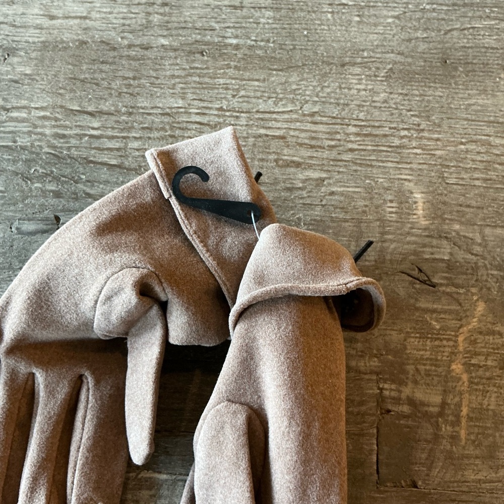 Anthropologie Sueded Gloves - NEW! - Picture 4 of 6